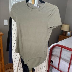 GAP Olive Short Sleeve Top body suit